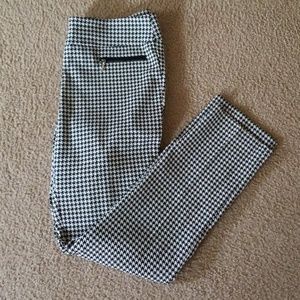 Soho B&W Houndstooth Stretch pants